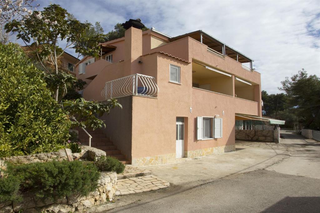 Budova, kde se apartmán nachází