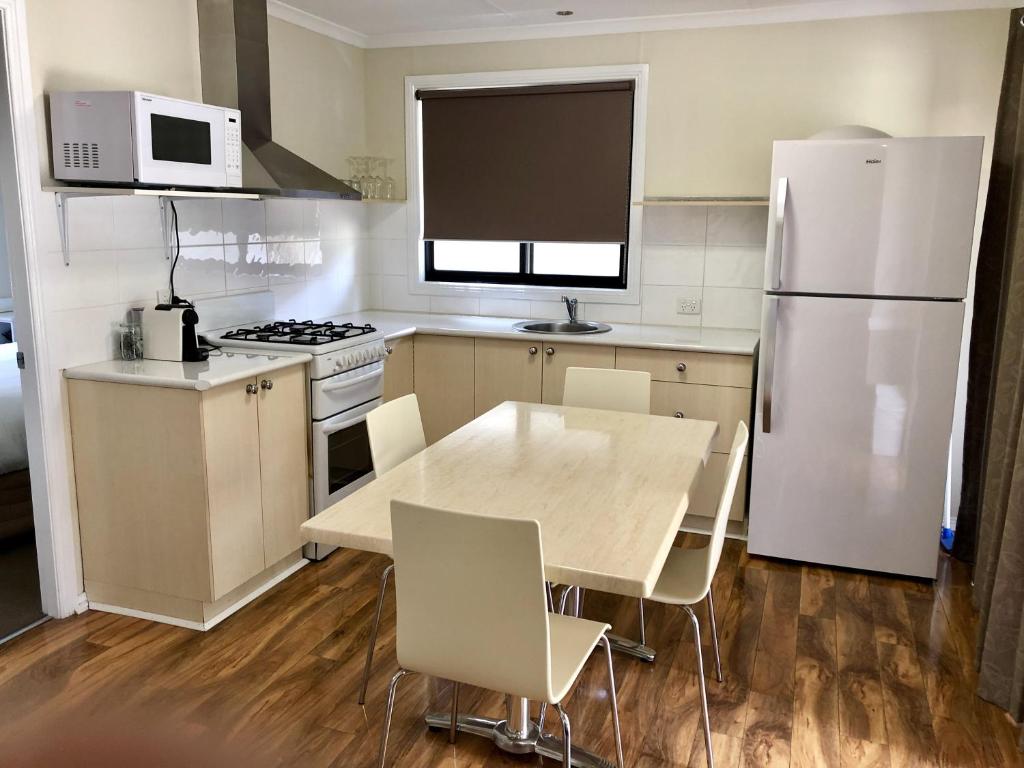 BIG4 Ingenia Holidays Wagga Wagga - Cabin Delux (2BR) - 4B