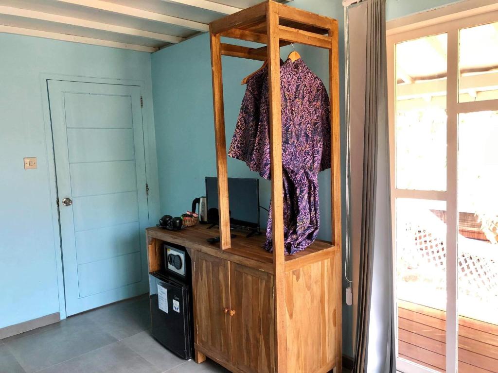 Captain Goodtimes - 10