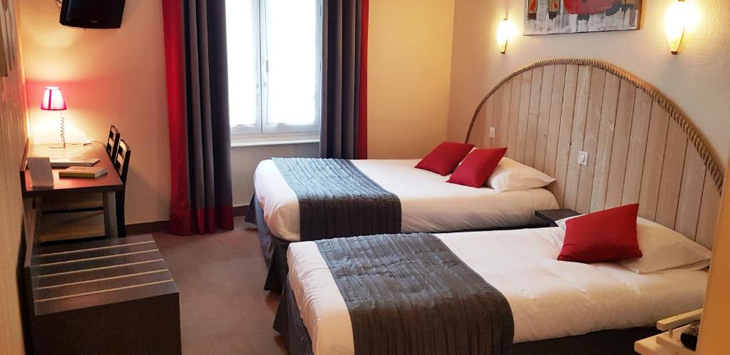 Logis Le Relais Saint Jacques - Habitación Triple