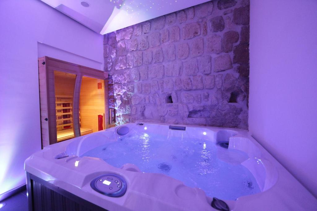 Zdjęcie z galerii obiektu Cellamare Suite & Spa w mieście Neapol