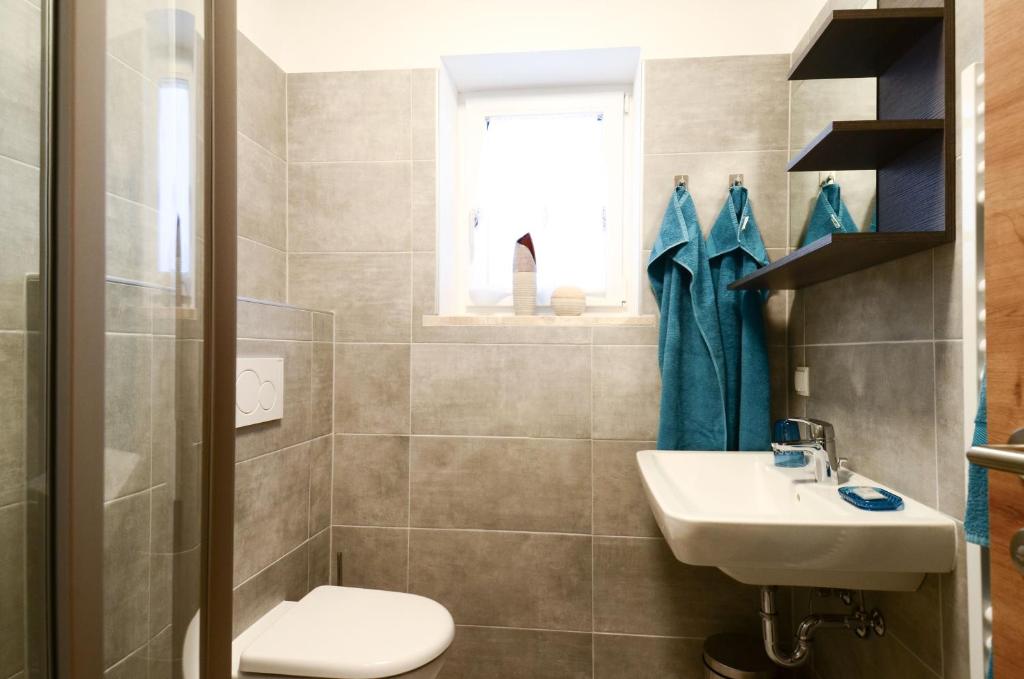 Kúpeľňa v ubytovaní Appartements Hitzenbichler