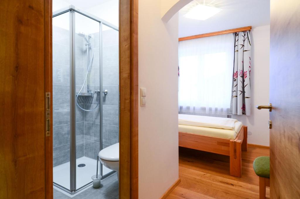 Kúpeľňa v ubytovaní Appartements Hitzenbichler