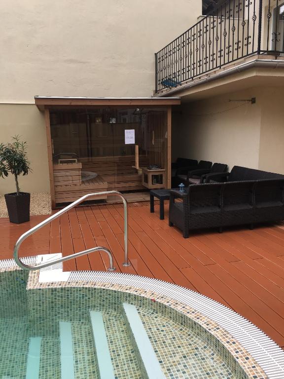 Mosoly Apartman - Chambre Quadruple Avec Vue Sur Le Jardin