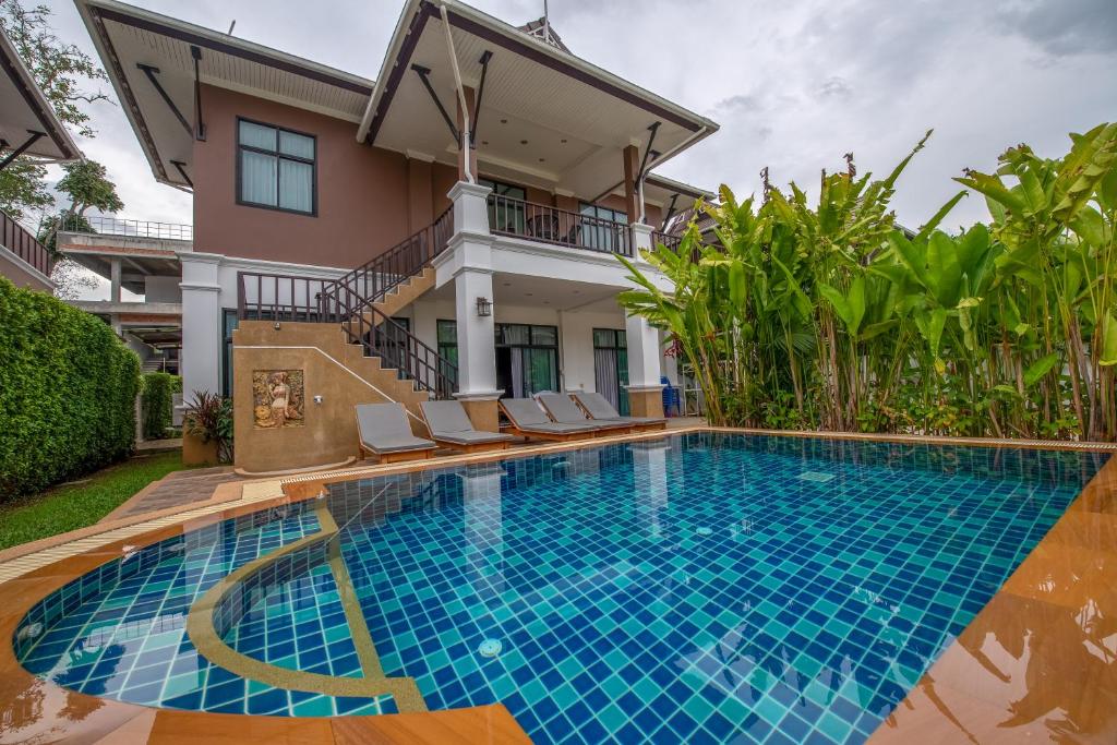 Bazén v ubytování Anda Lamoon Villa Krabi nebo v jeho okolí