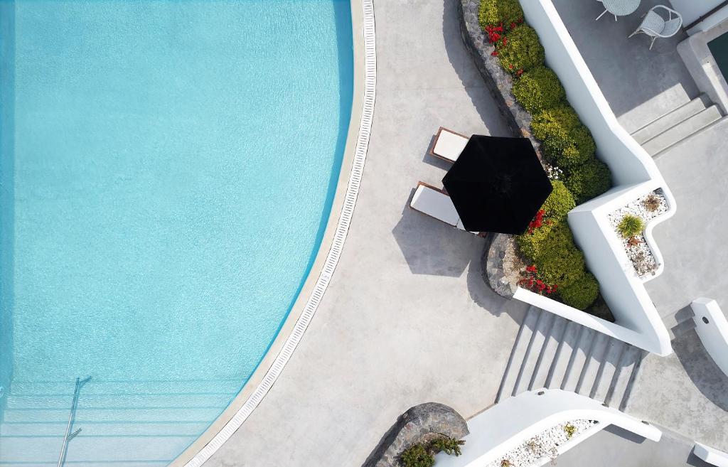 Бассейн в Santo Pure Oia Suites & Villas или поблизости