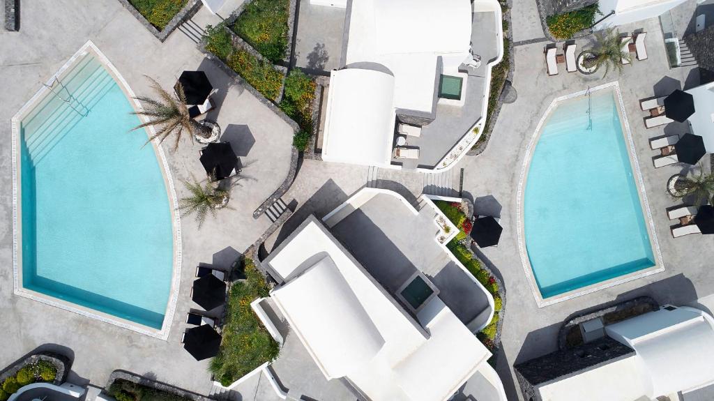 Бассейн в Santo Pure Oia Suites & Villas или поблизости