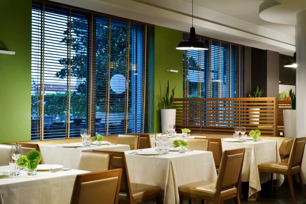 Restaurace v ubytování UNA HOTELS The ONE Milano Hotel & Residence