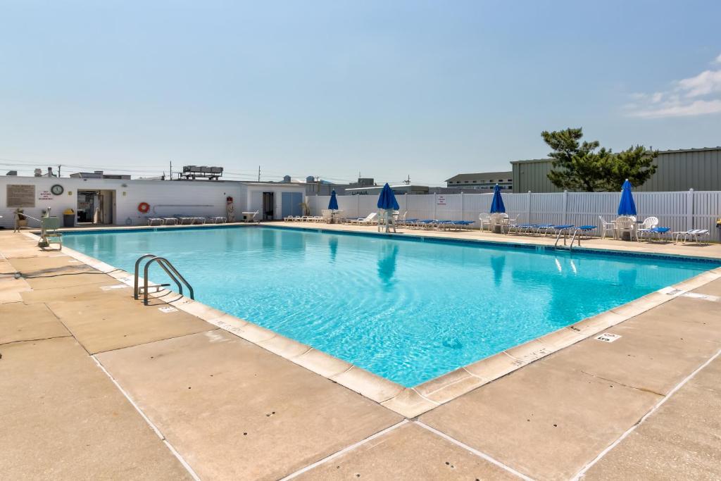 Der Swimmingpool an oder in der Nähe von Oyster Lane Hideout