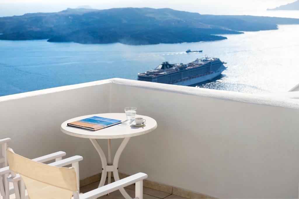 Tzekos Villas, Fira (updated prices 2025) - 9