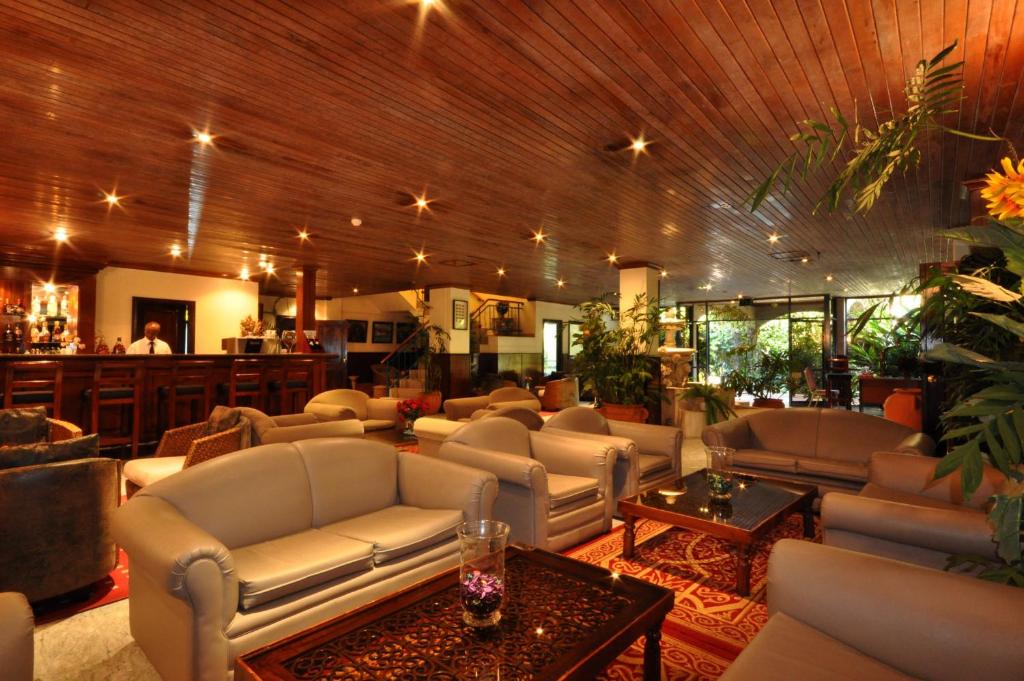 Posezení v ubytování La Mada Hotel