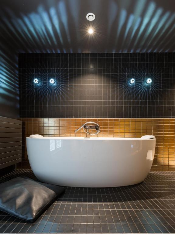 Koupelna v ubytování MiHotel Bellecour