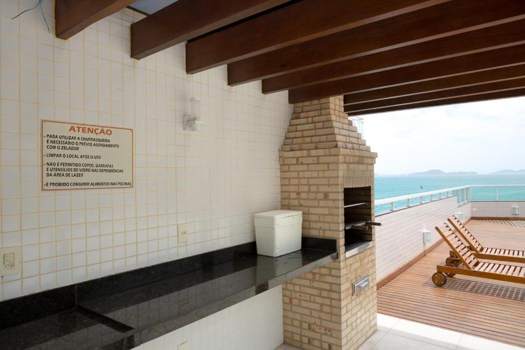  Apartamento pé na areia em Arraial do Cabo