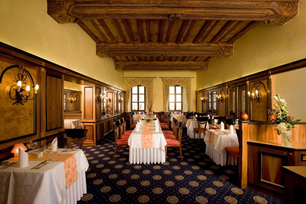 Restoran või mõni muu söögikoht majutusasutuses Grandhotel Zvon