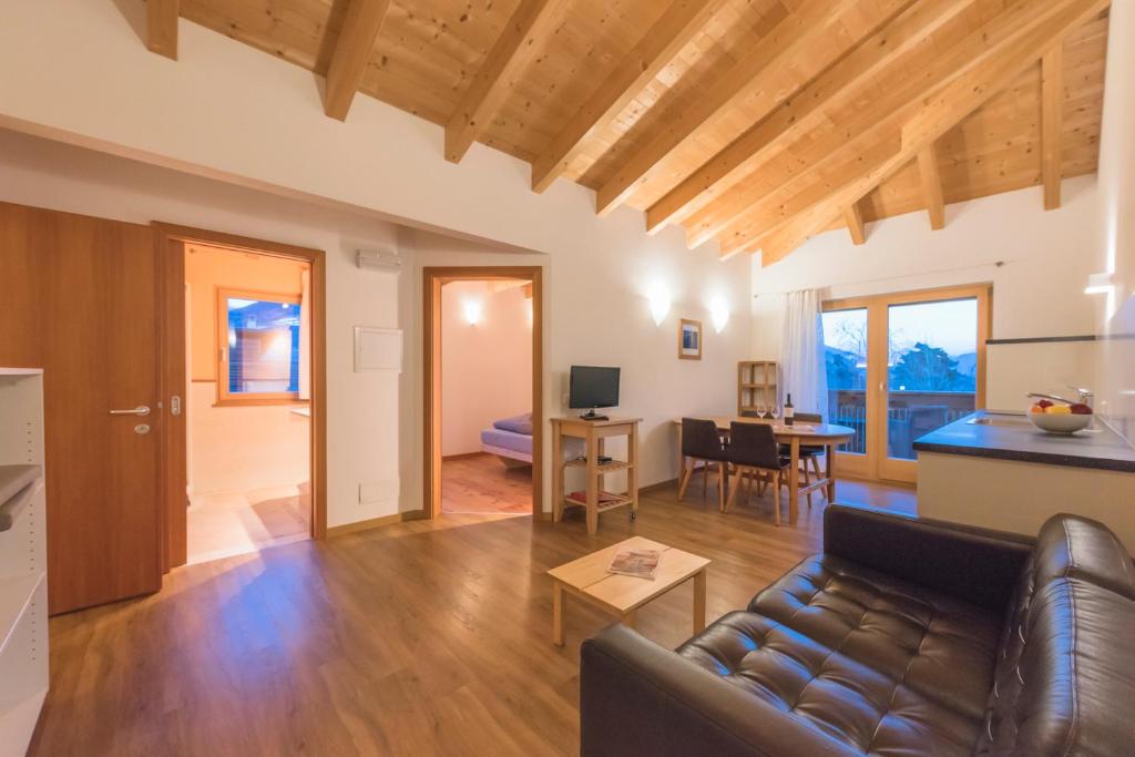 TV a/nebo společenská místnost v ubytování Residence-Garni Haus Tschenett