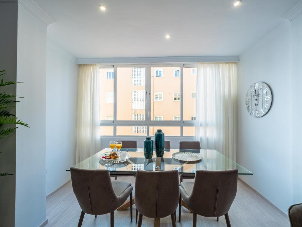 Nápoje v ubytování MALAGUETA SEA VIEW - PREMIUM APARTMENT