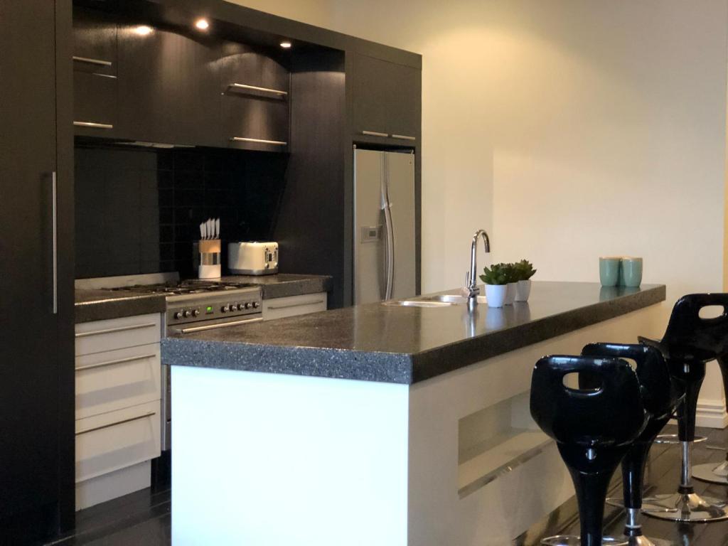 Bond Street Apartment Luxury 3 Bedroom - Resim 11