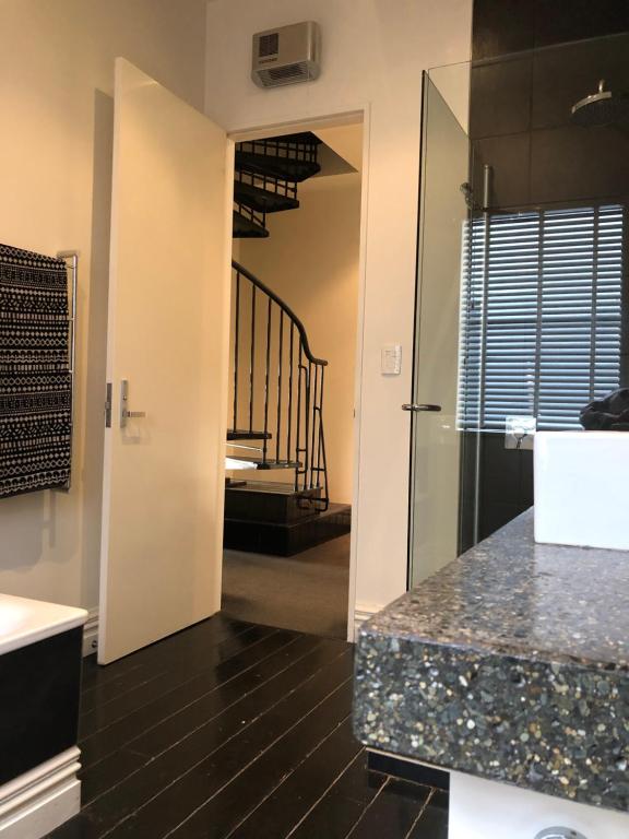 Bond Street Apartment Luxury 3 Bedroom - Resim 18