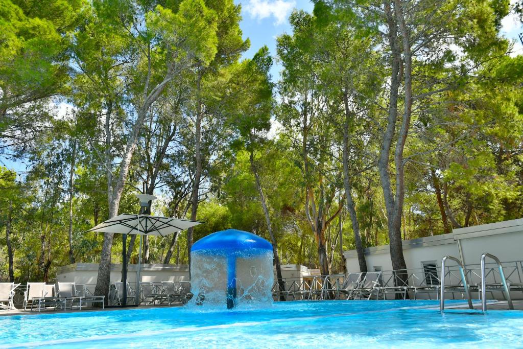 Bazén v ubytování Sira Resort nebo v jeho okolí