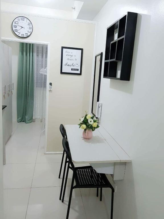 Manila Home Stay-cation