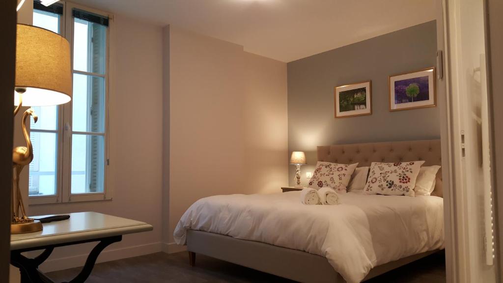 Hôtel Chez Jacqueline - Standard King Room