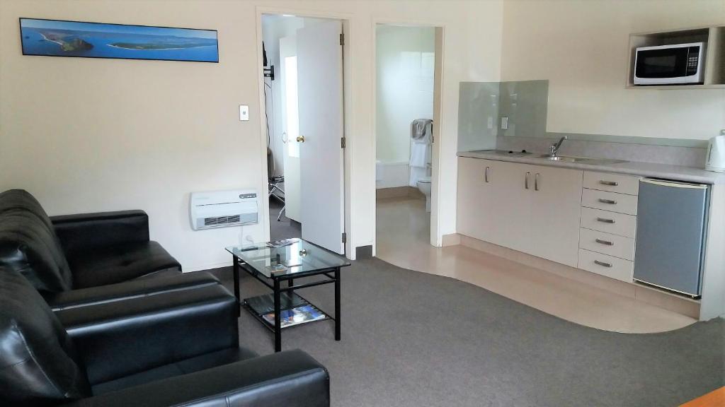 Bay Palm Motel - Resim 45