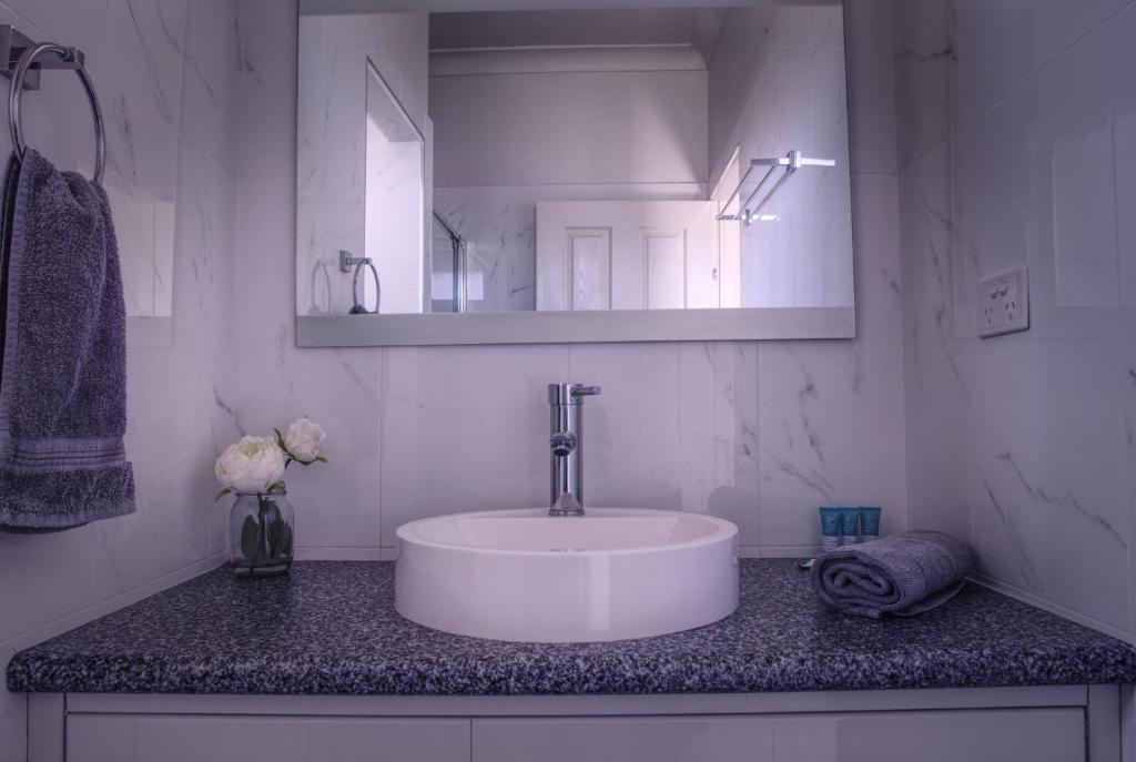 Tuncurry Motor Lodge - Queen Studio