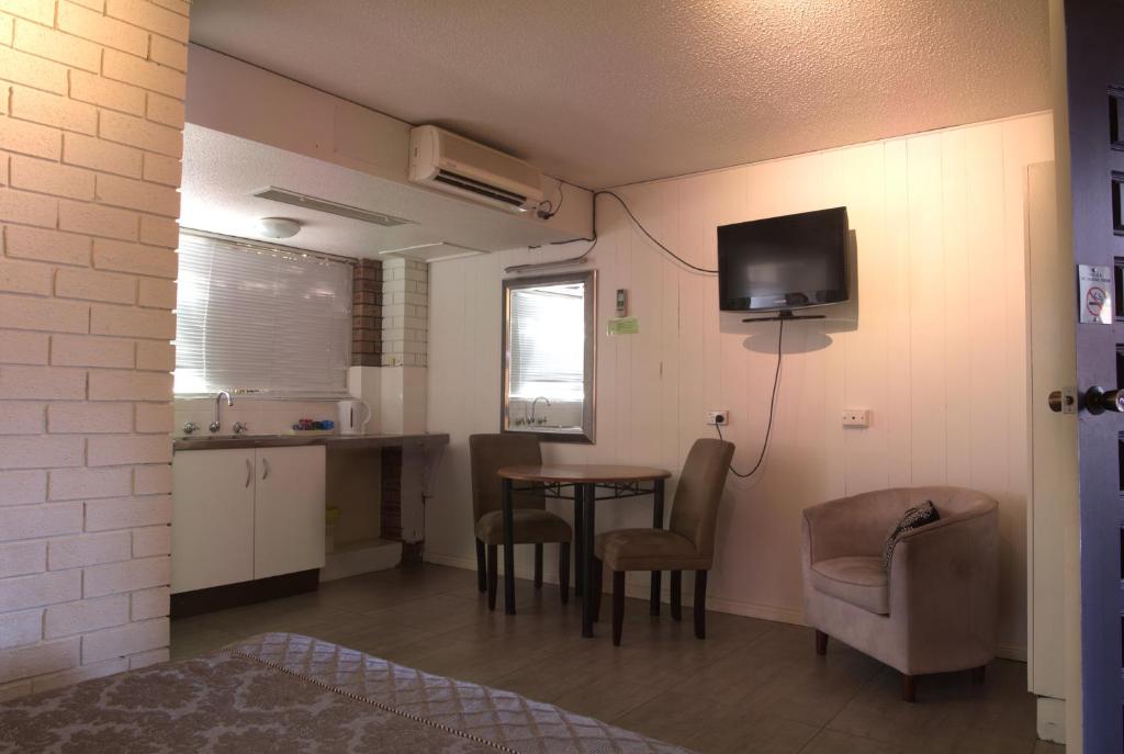 Tuncurry Motor Lodge - Standard Queen Room