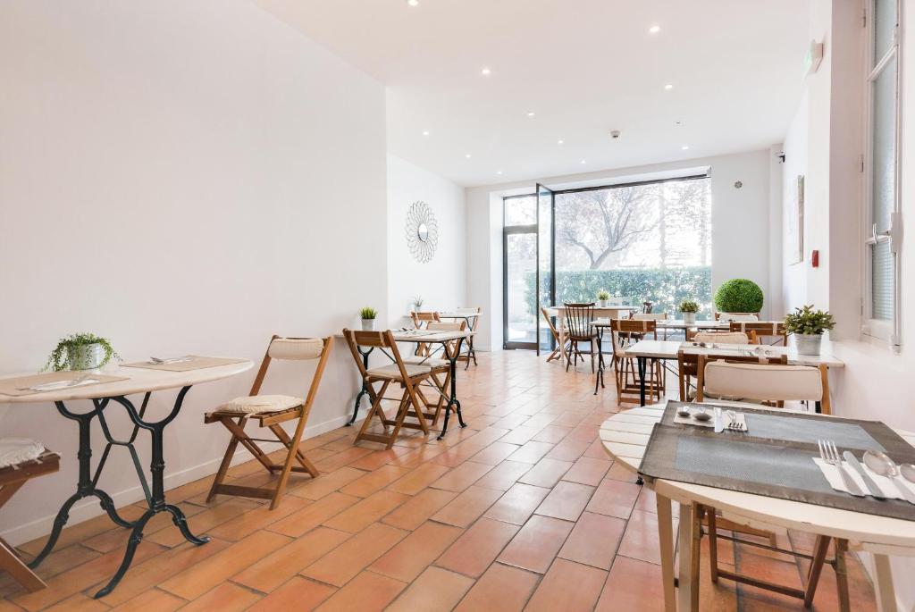 Hôtel Central - Resim 40