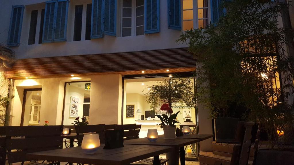 Hôtel Central - Resim 31