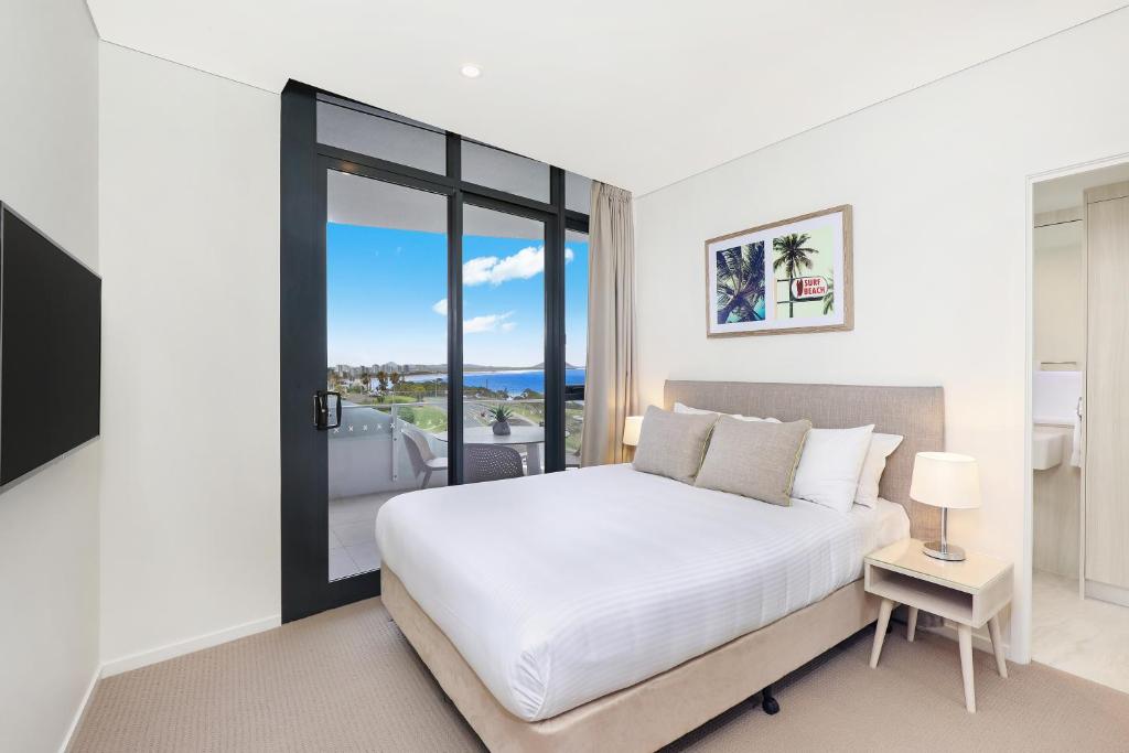 Postel nebo postele na pokoji v ubytování Breeze Mooloolaba, Ascend Hotel Collection
