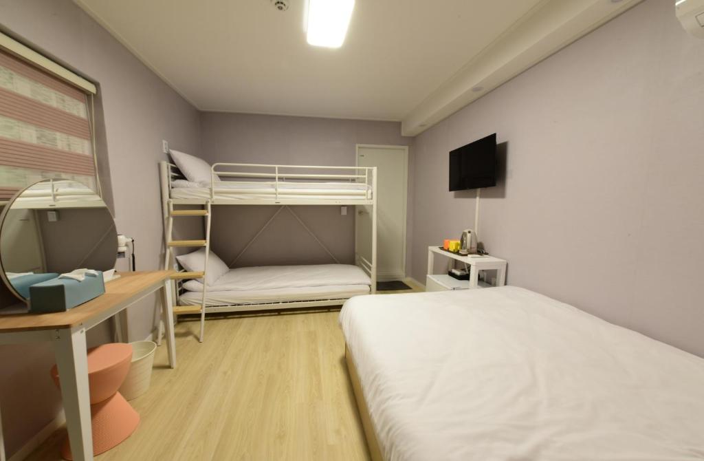 Daol Guesthouse - Deluxe Quadruple Room