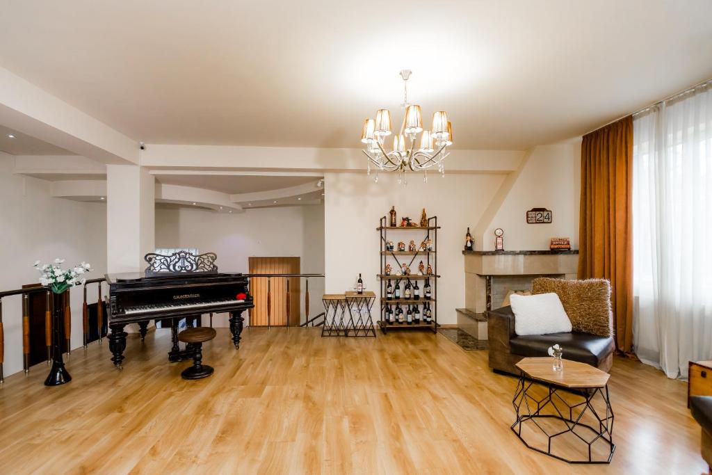 Gallery image of Hotel Diamond in Tbilisi City