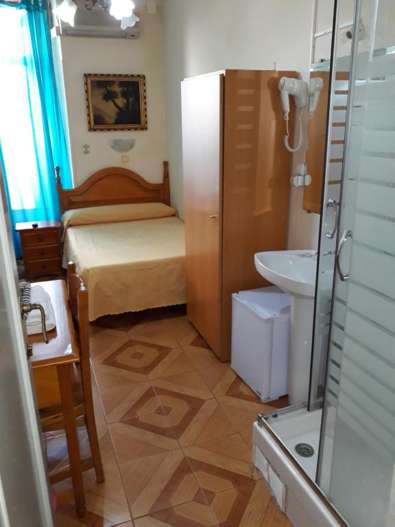 Hostal Fuentesol, Madrid – Updated 2022 Prices
