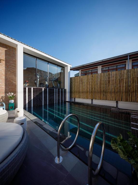 Chala Number 2 Art and Gallery - Resim 37