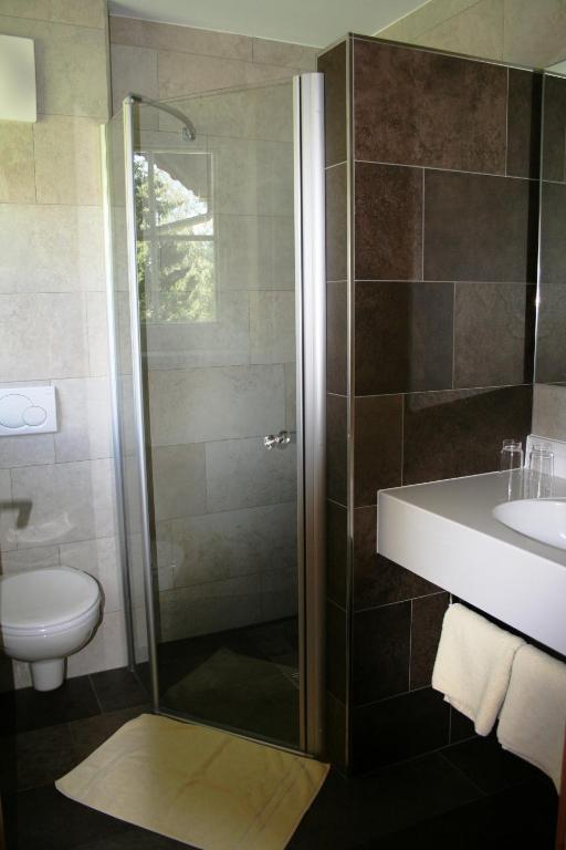 Koupelna v ubytování Hotel Gasthof Schweizerhaus