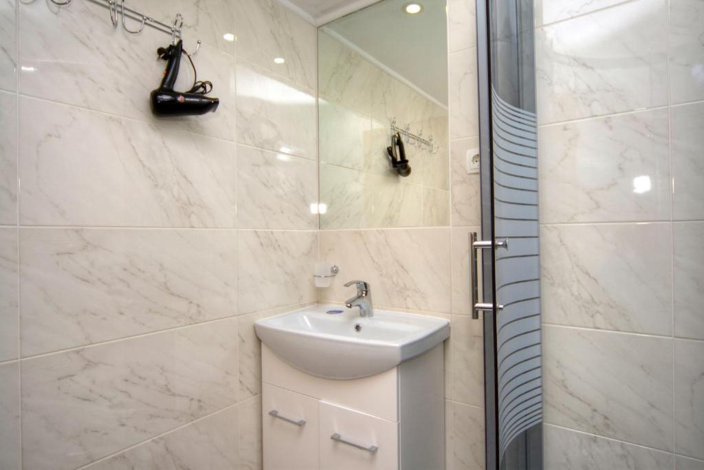 Grand Apartments - Double Room With Balcony