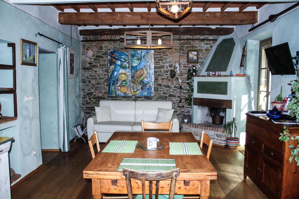 Residenza Fra Le Torri - Charme & Art Gallery Home - Housity