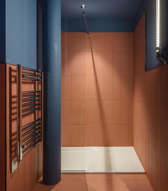 Whitworth Locke - Resim 3