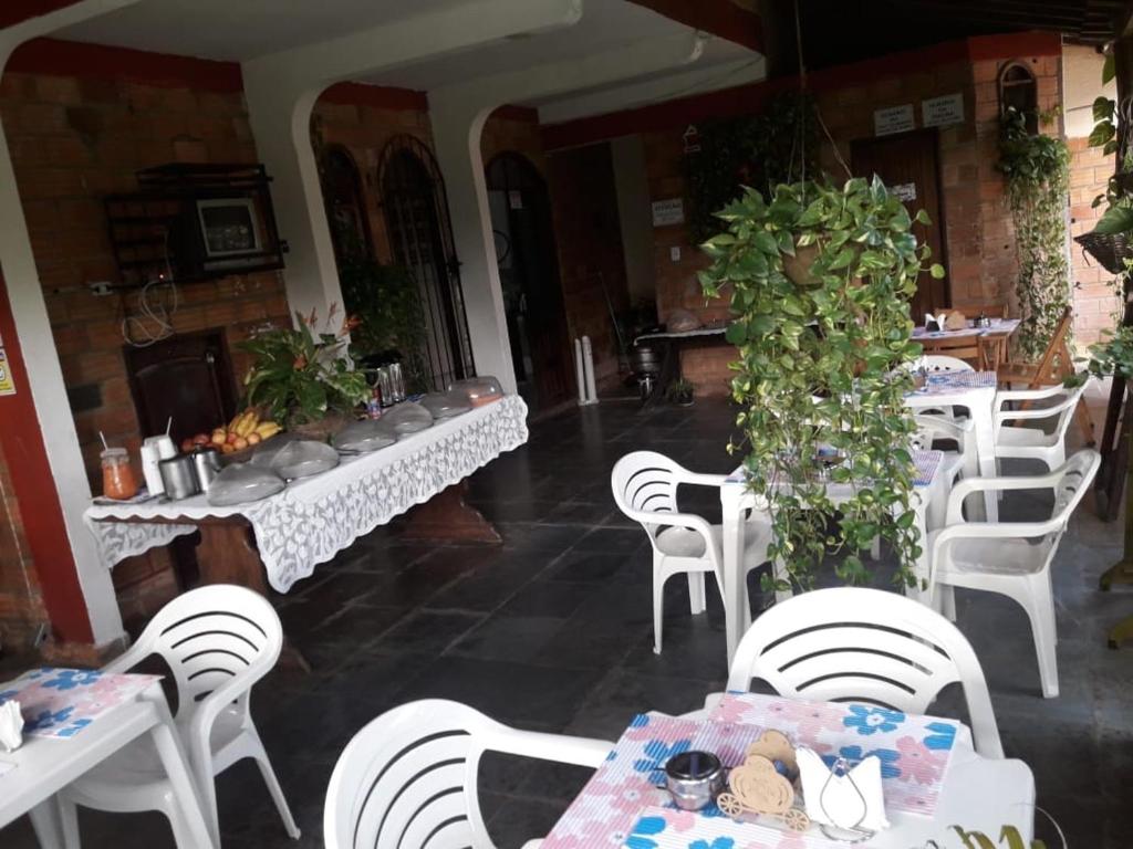 Restaurace v ubytování Pousada Santa Bárbara
