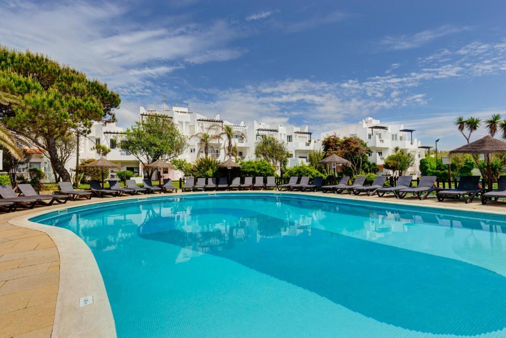 Bazén v ubytování Duna Parque Beach Club - Duna Parque Resorts & Hotels nebo v jeho okolí