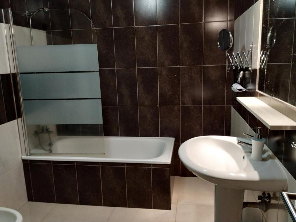 Koupelna v ubytování Costa & Isaias Apartamentos