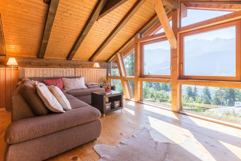 Posezení v ubytování LAAX Homes - Panorama Salums