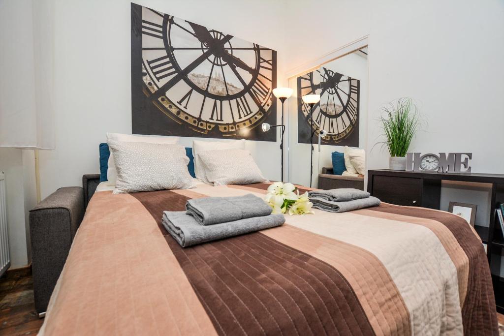 Posteľ alebo postele v izbe v ubytovaní Timeless Apartment with FREE Private PARKING