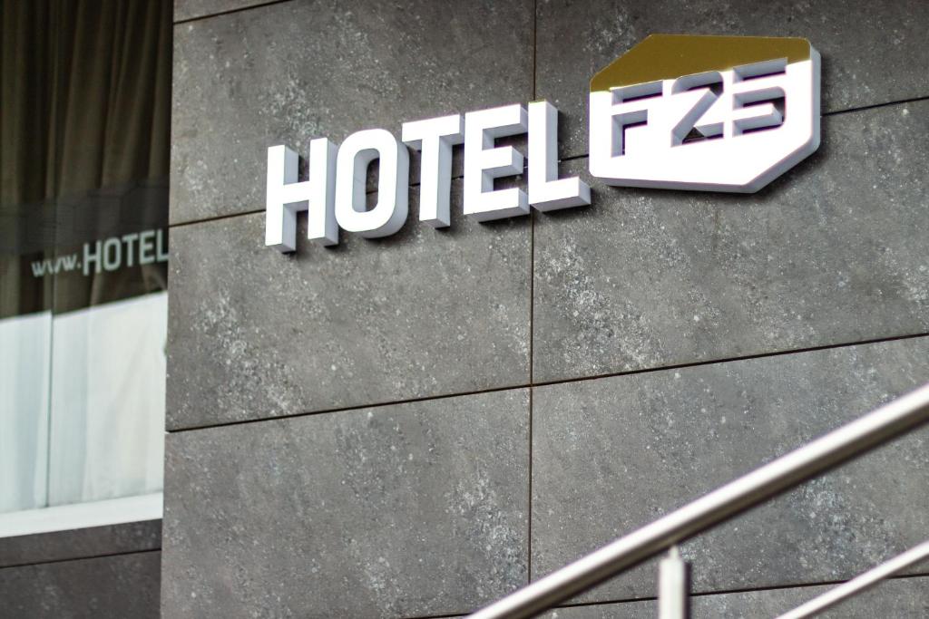 Certifikát, hodnocení, plakát nebo jiný dokument vystavený v ubytování Hotel F25