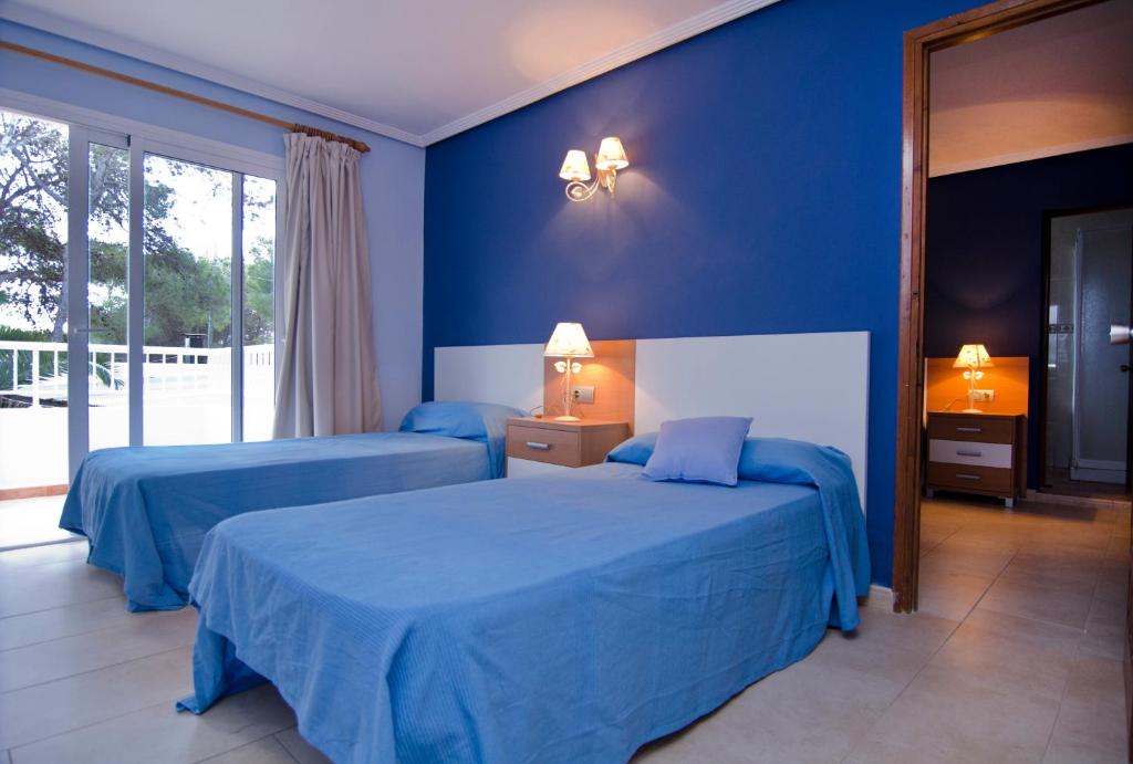 Hostal Cala Boix - Habitación Cuádruple Con Baño
