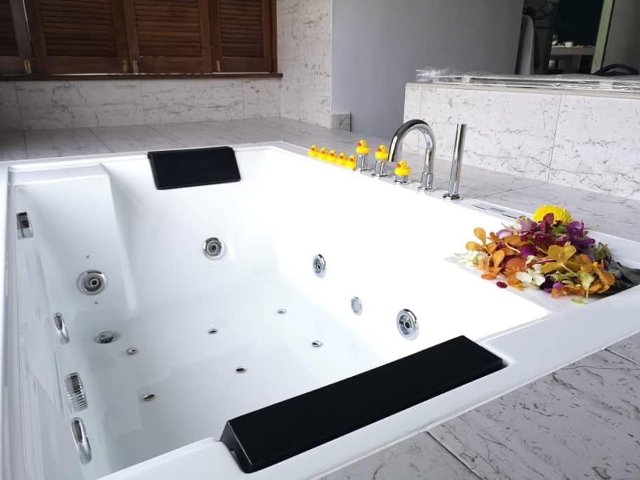 Nature Surrounded & JacuzziKL City, Ampang (updated prices 2024)