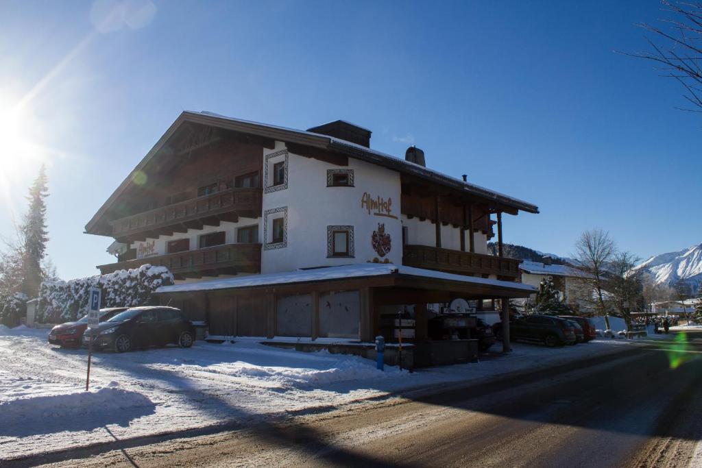 Hotel Garni Almhof during the winter