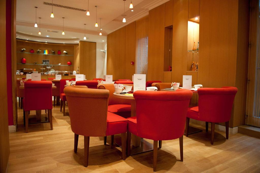 Westside Arc de Triomphe Hotel - Resim 18