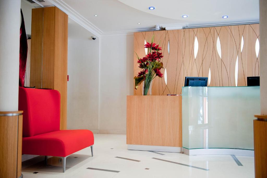 Westside Arc de Triomphe Hotel - Resim 31